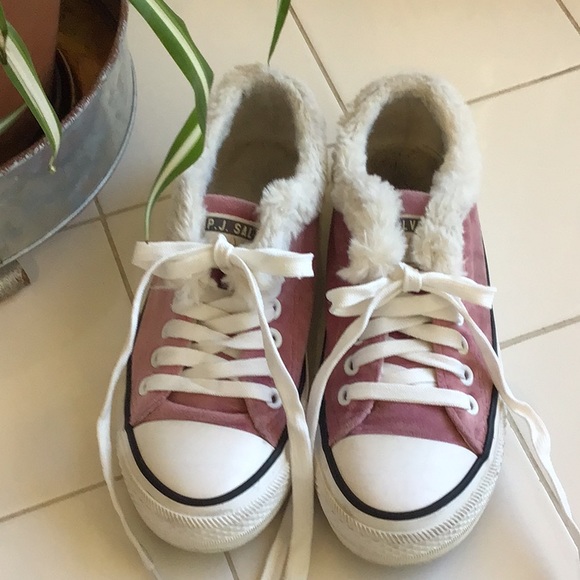 ‘PJ Salvage’ Dusty Rose Velour w/ Faux Fur Sneakers - Picture 3 of 7